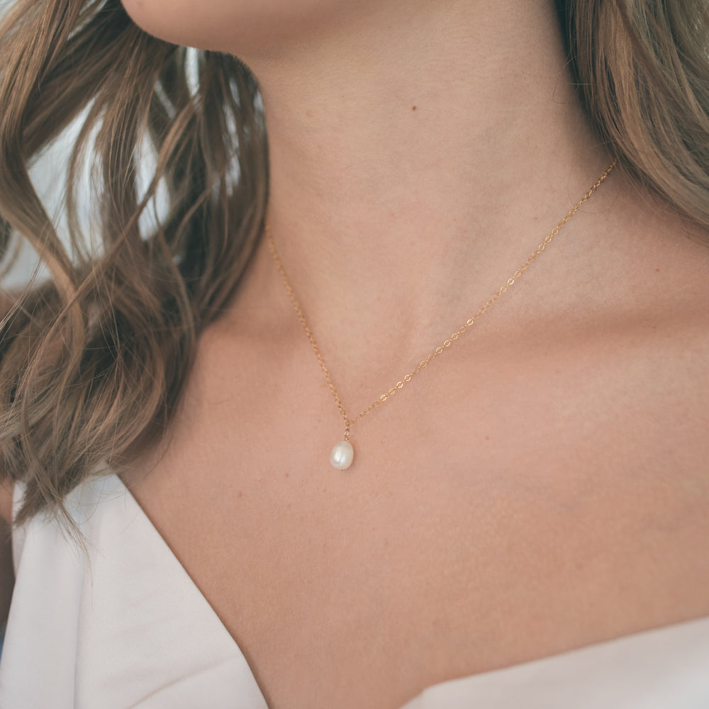 
                  
                    Oval Pearl Pendant Necklace
                  
                