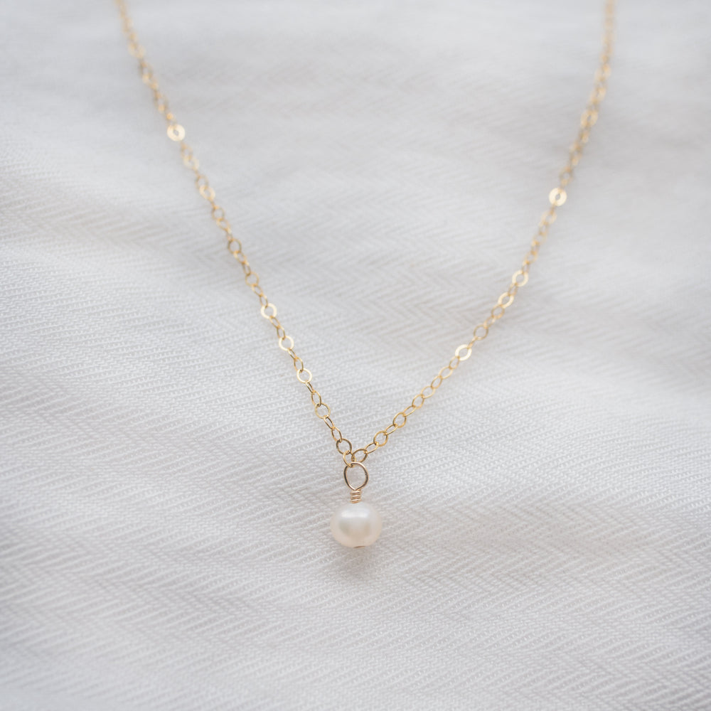 Petite pearl necklace outlet