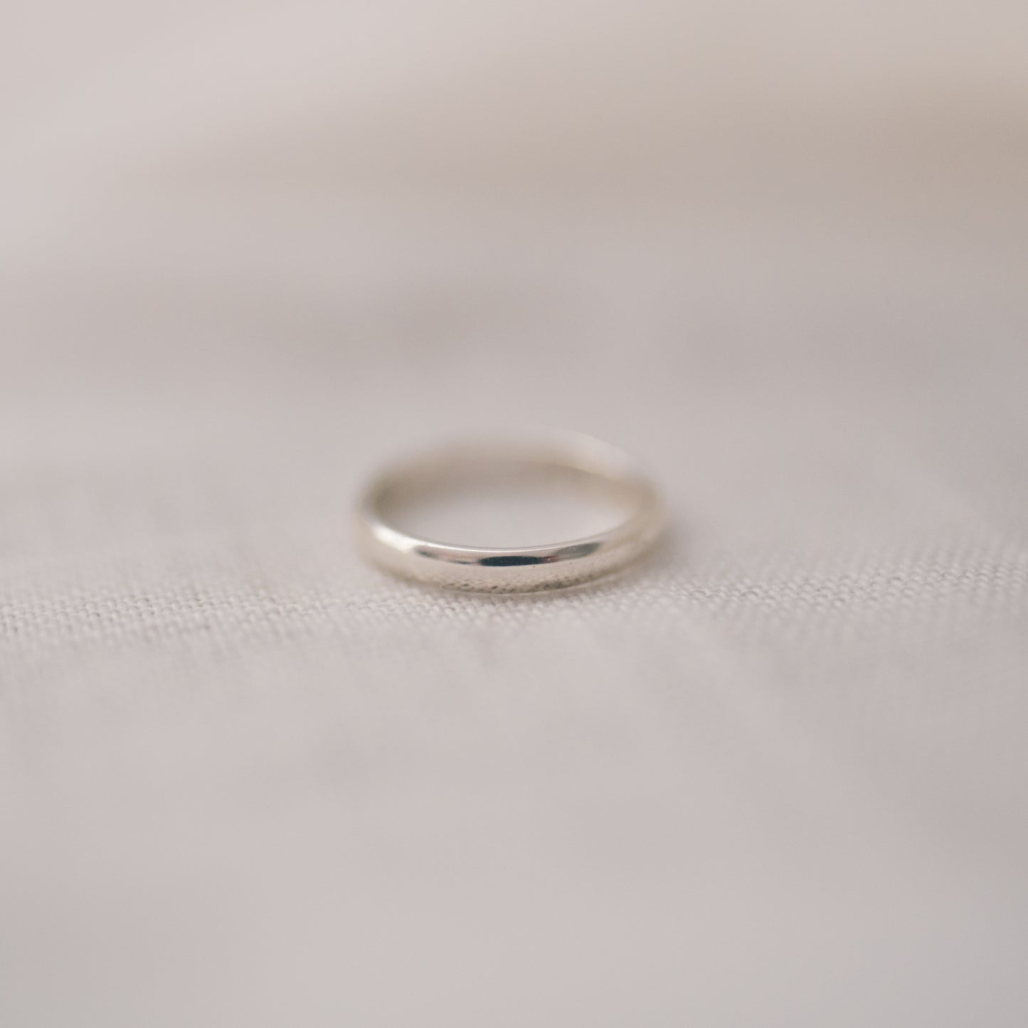 
                  
                    Thick Smooth Band
                  
                